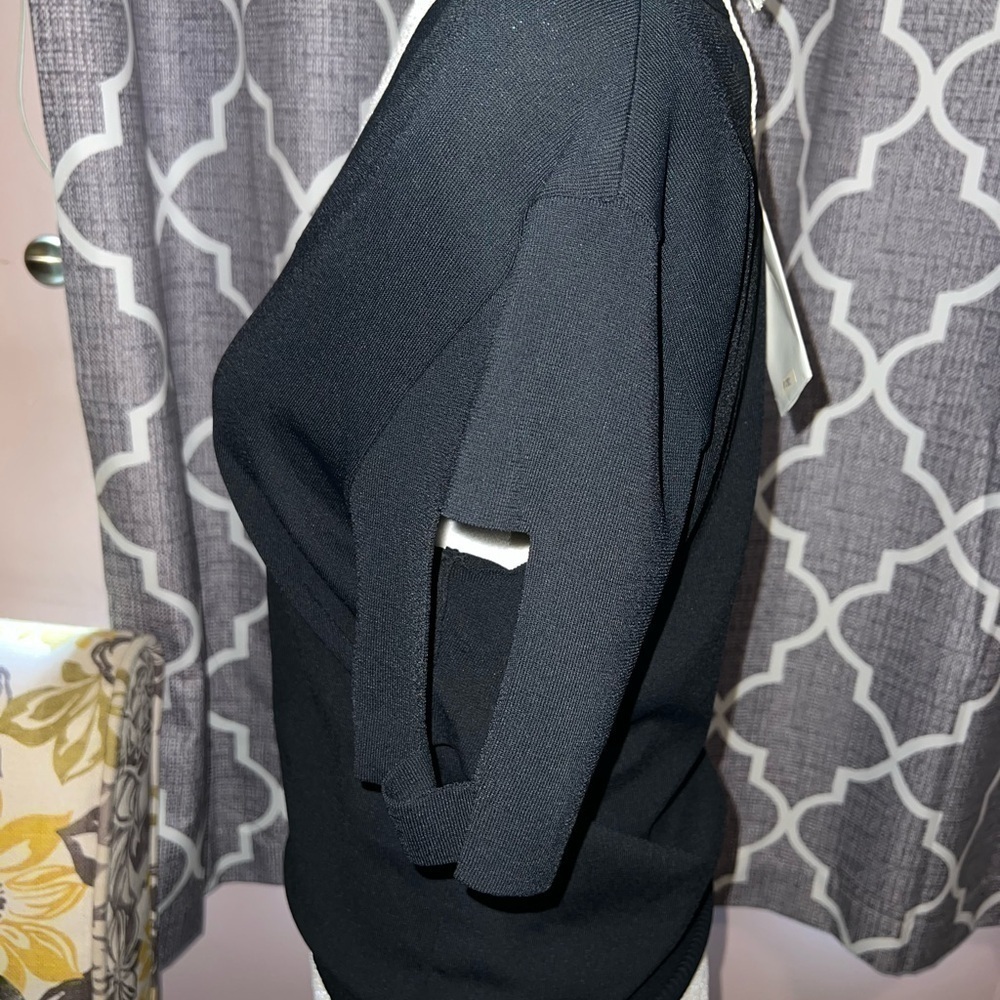 Givenchy NWT sweater top. - Picture 4 of 9